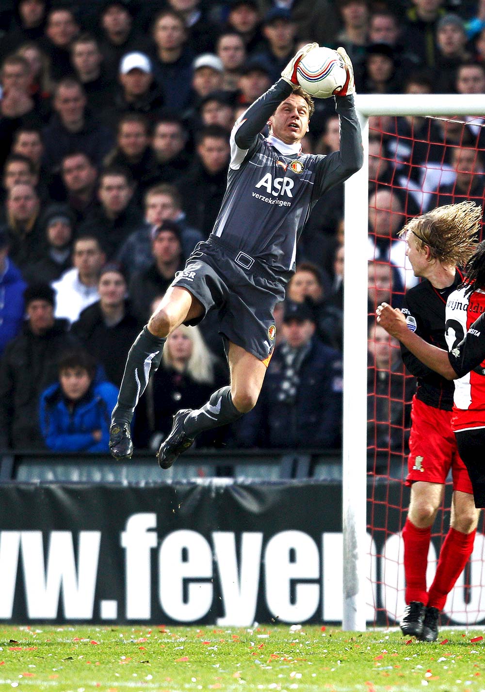Oefeningen voor beginnende en gevorderde keepers Oefeningen voor beginnende en gevorderde keepers